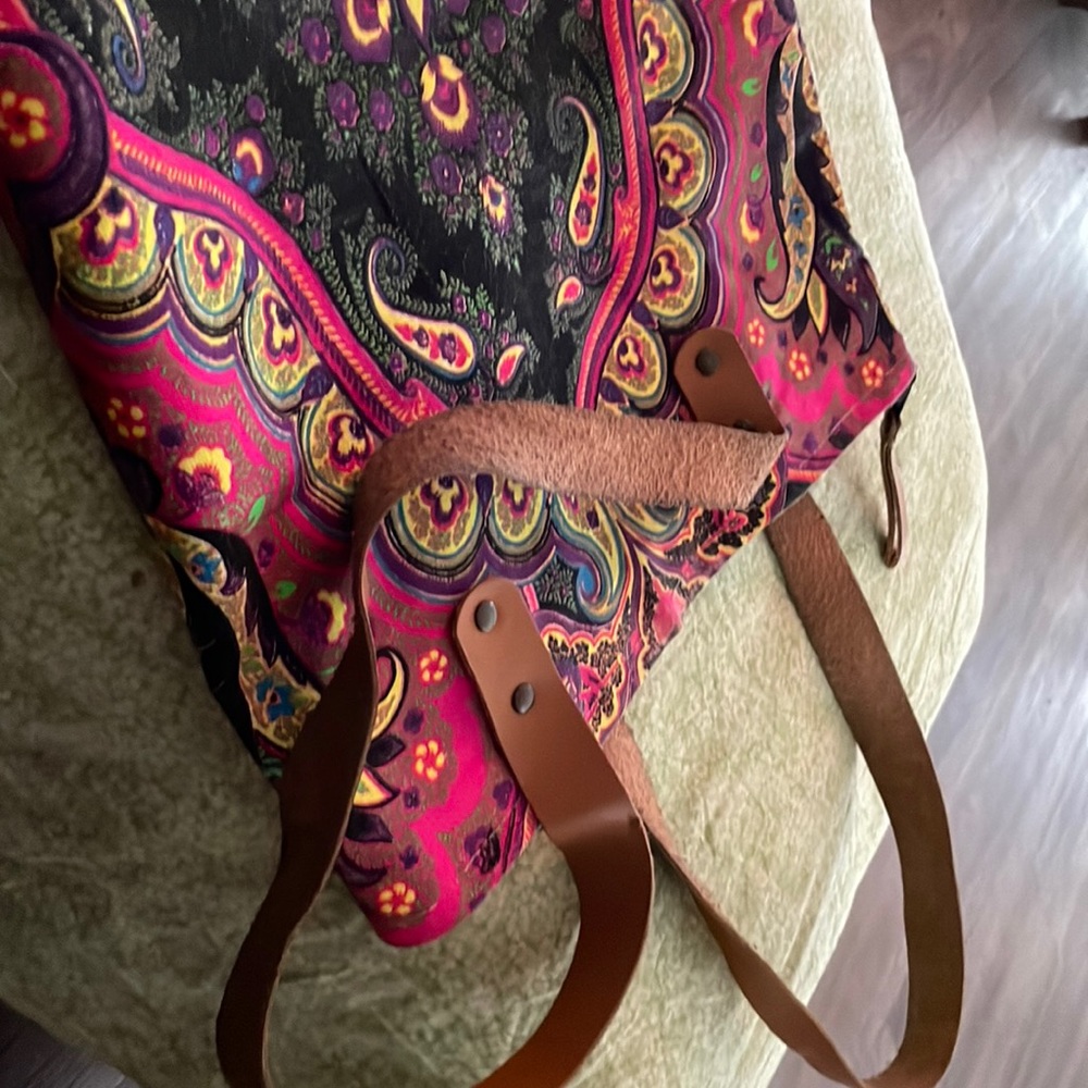 Vintage looking paisley tote bag